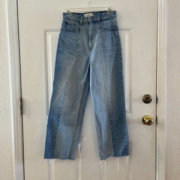 Abercrombie & Fitch Woman's The Crop Wide Leg Ultra High Rise Jeans Sz 26 - Picture 2 of 11